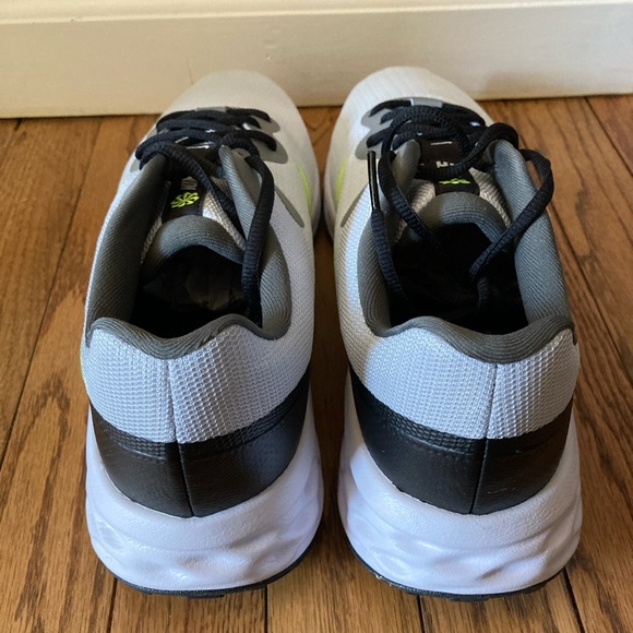 NEW Men’s Nike Revolution 6 Next Nature Grey Volt Black Shoes - Picture 3 of 5